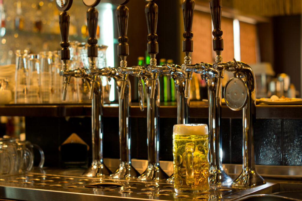 AshevilleNC_-beer_taps_dreamstime_m_35280487