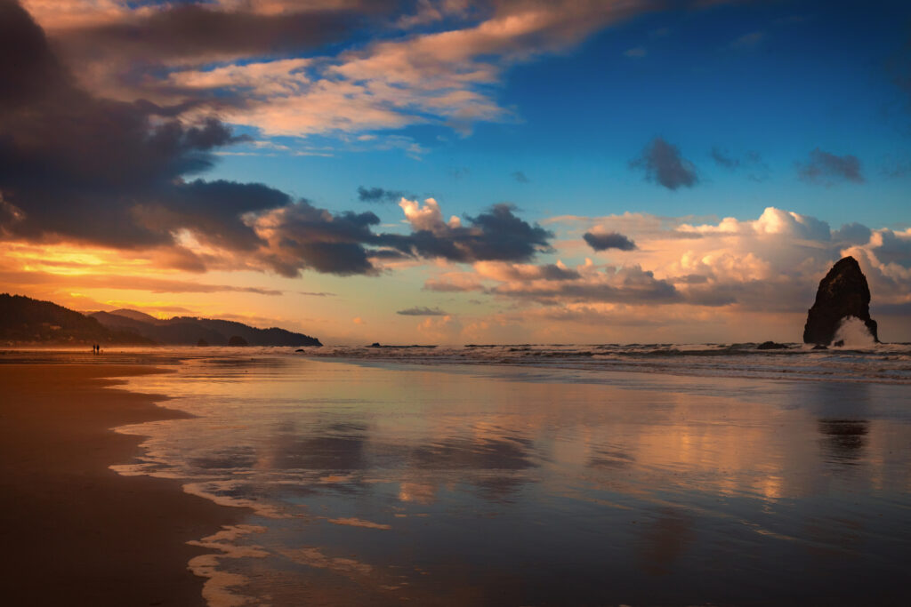 Cannon-Beach-OR_dreamstime_m_354856393