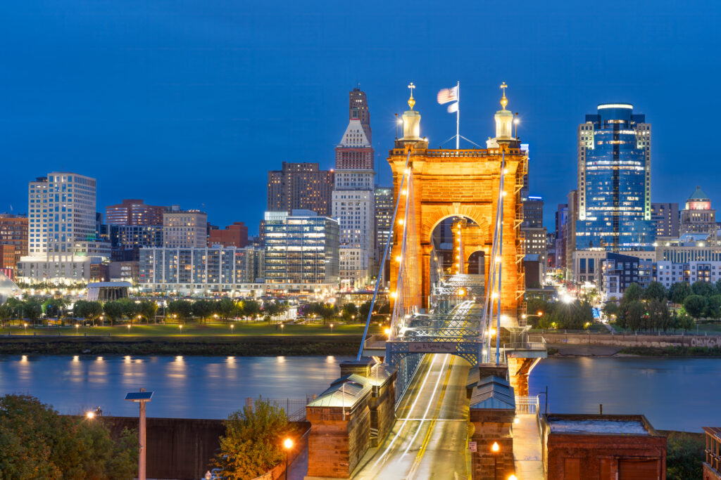 Cincinnati_dreamstime_m_348459636