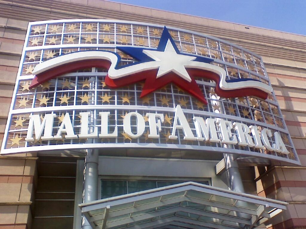 Wikipedia-Commons_Minneapolis_Mall-of-America